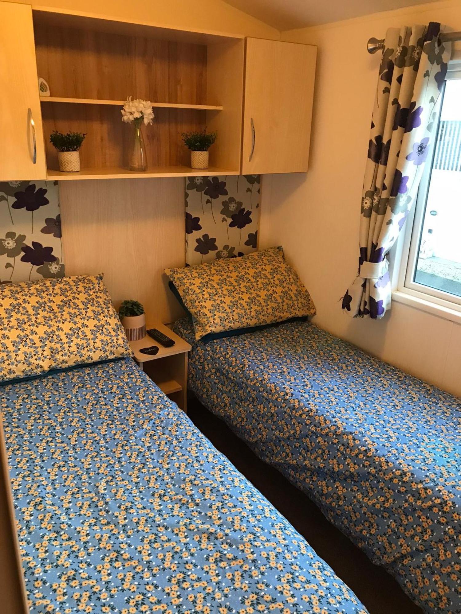 Two X 8 Berth Static Caravan On Lyons Robin Hood Rhyl North Wales Meliden 外观 照片
